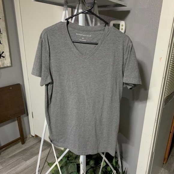 2 for $5 Aeropostale Gray Tshirt Size M - Picture 1 of 2